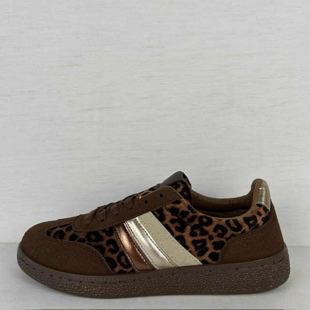 Leuke retro sneakers met strepen panter
