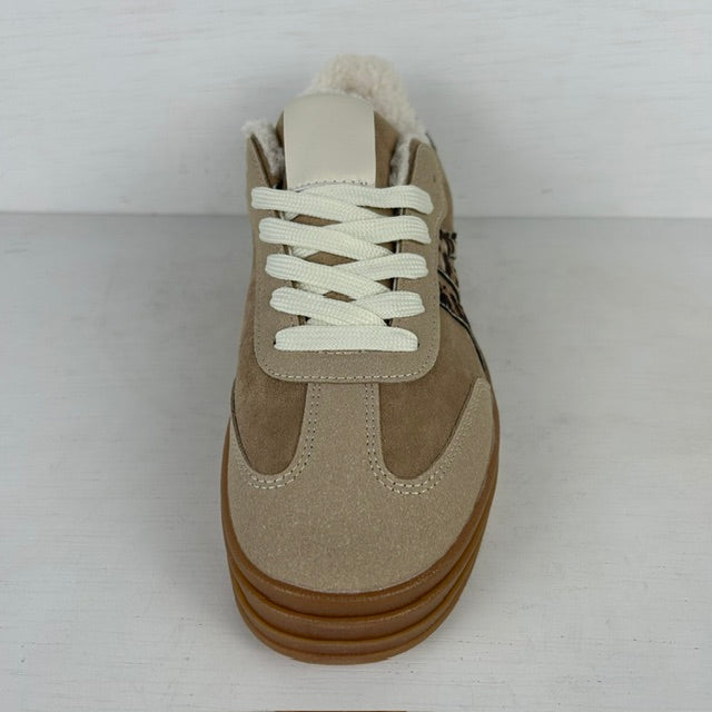 Geweldige retro sneakers met teddy randje panter