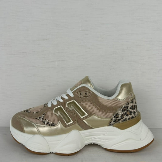 Trendy sneakers met leuk design goud