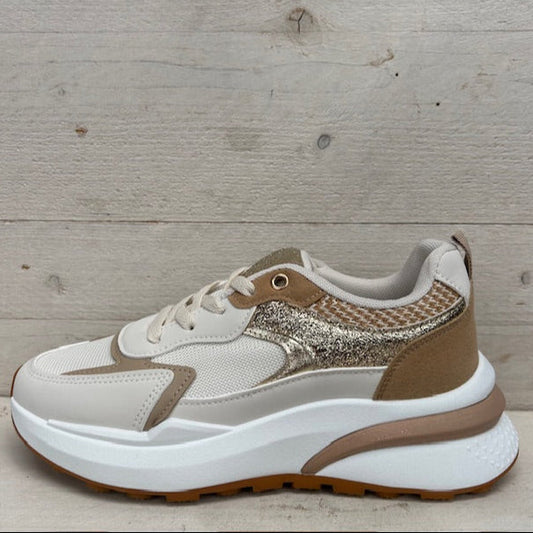 Sportieve sneaker met leuke afwerking beige