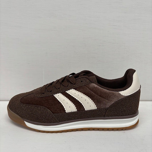 Sportieve retro sneaker bruin