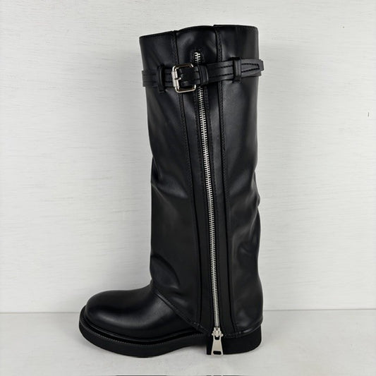 Stoere hoge leatherlook boots met gesp en rits zwart