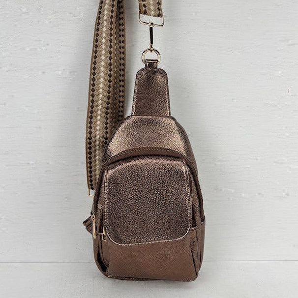 Crossbody bronze