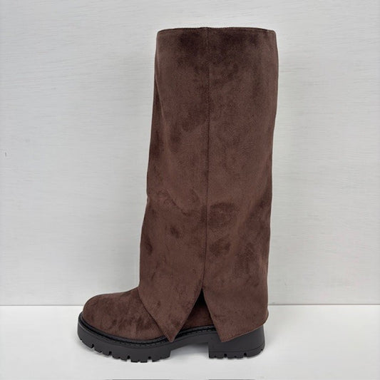Hoge suedine boots met flap bruin
